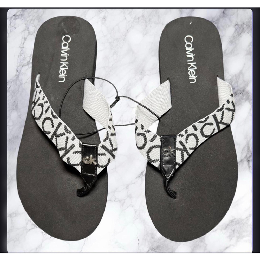 Calvin‎ Klein CK Monogram Flip Flops Black White Sandals Size 6 New
